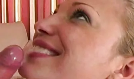 PAWG داستانهاي سكسي خانوادكي سکسی دچار ضرب و شتم آنالیز می شود