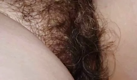 دختر خال کوبی که در حال مکیدن خروس داستانهاي سكسي كارتوني بزرگ آبدارش bf است