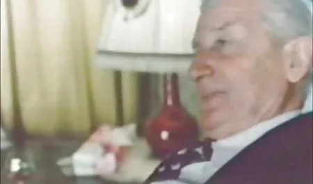خانه دار بالغ آماتور ، داستانهاي سكسي صوتي پائولین ماری ، بیدمشک خیس خود را نشان می دهد